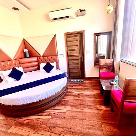 Hotel Woodcrest Zirakpur Chandigarh- Best Family Hotel - Luxurious Rooms - Unit Of Sidham Group 외부 사진