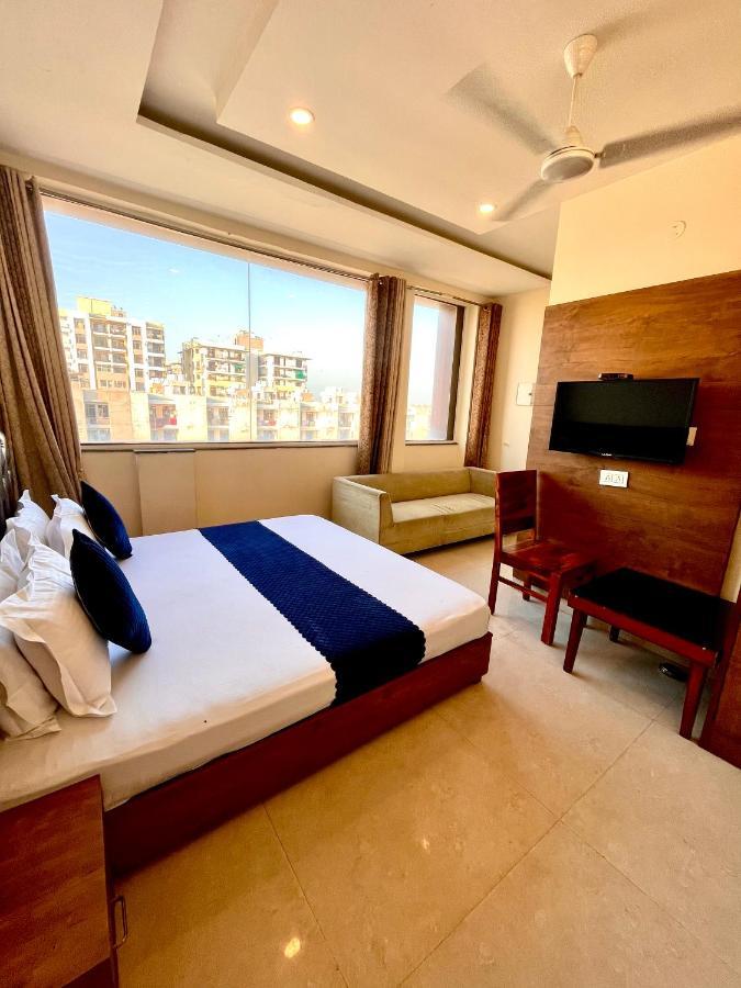 Hotel Woodcrest Zirakpur Chandigarh- Best Family Hotel - Luxurious Rooms - Unit Of Sidham Group 외부 사진