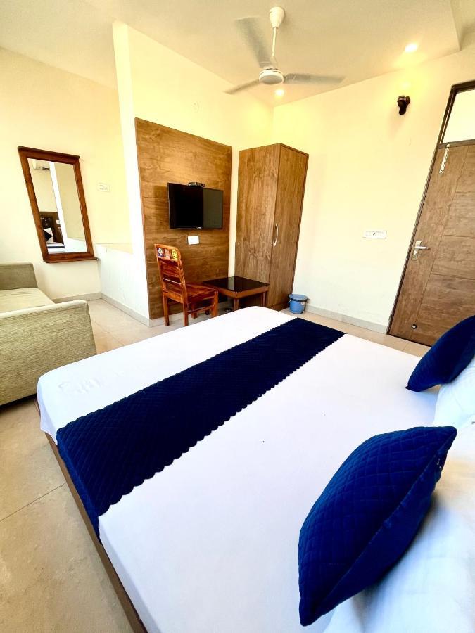 Hotel Woodcrest Zirakpur Chandigarh- Best Family Hotel - Luxurious Rooms - Unit Of Sidham Group 외부 사진