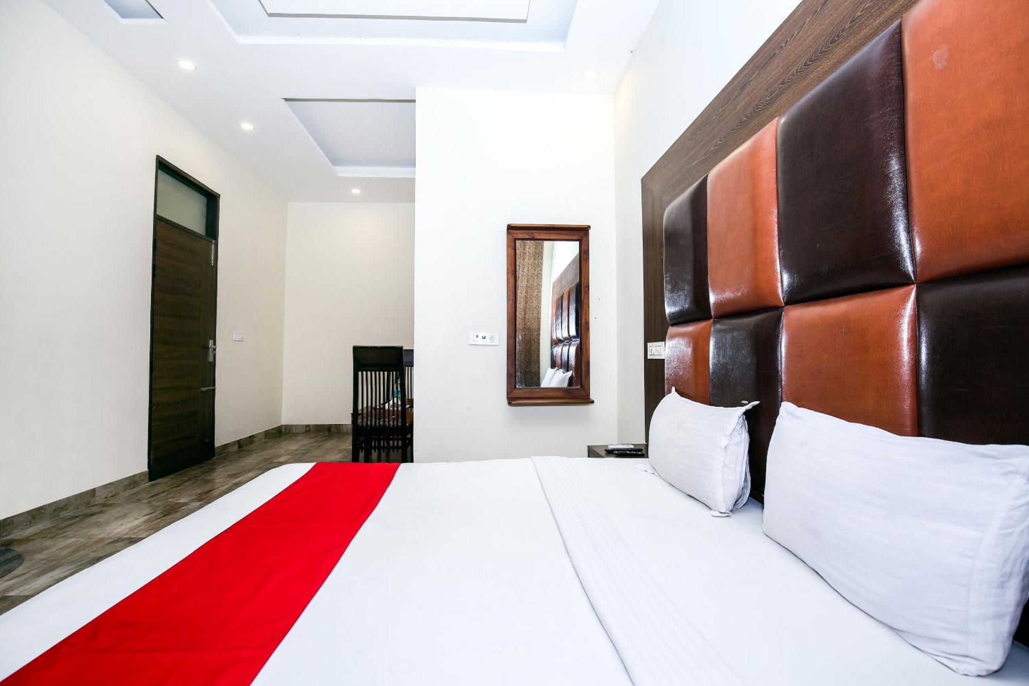Hotel Woodcrest Zirakpur Chandigarh- Best Family Hotel - Luxurious Rooms - Unit Of Sidham Group 외부 사진