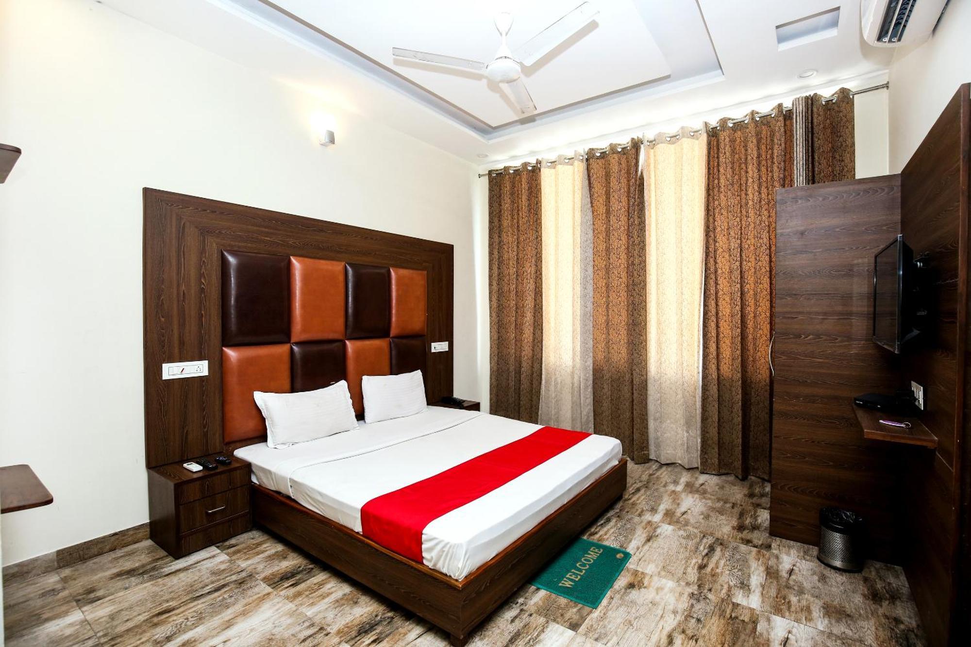 Hotel Woodcrest Zirakpur Chandigarh- Best Family Hotel - Luxurious Rooms - Unit Of Sidham Group 외부 사진